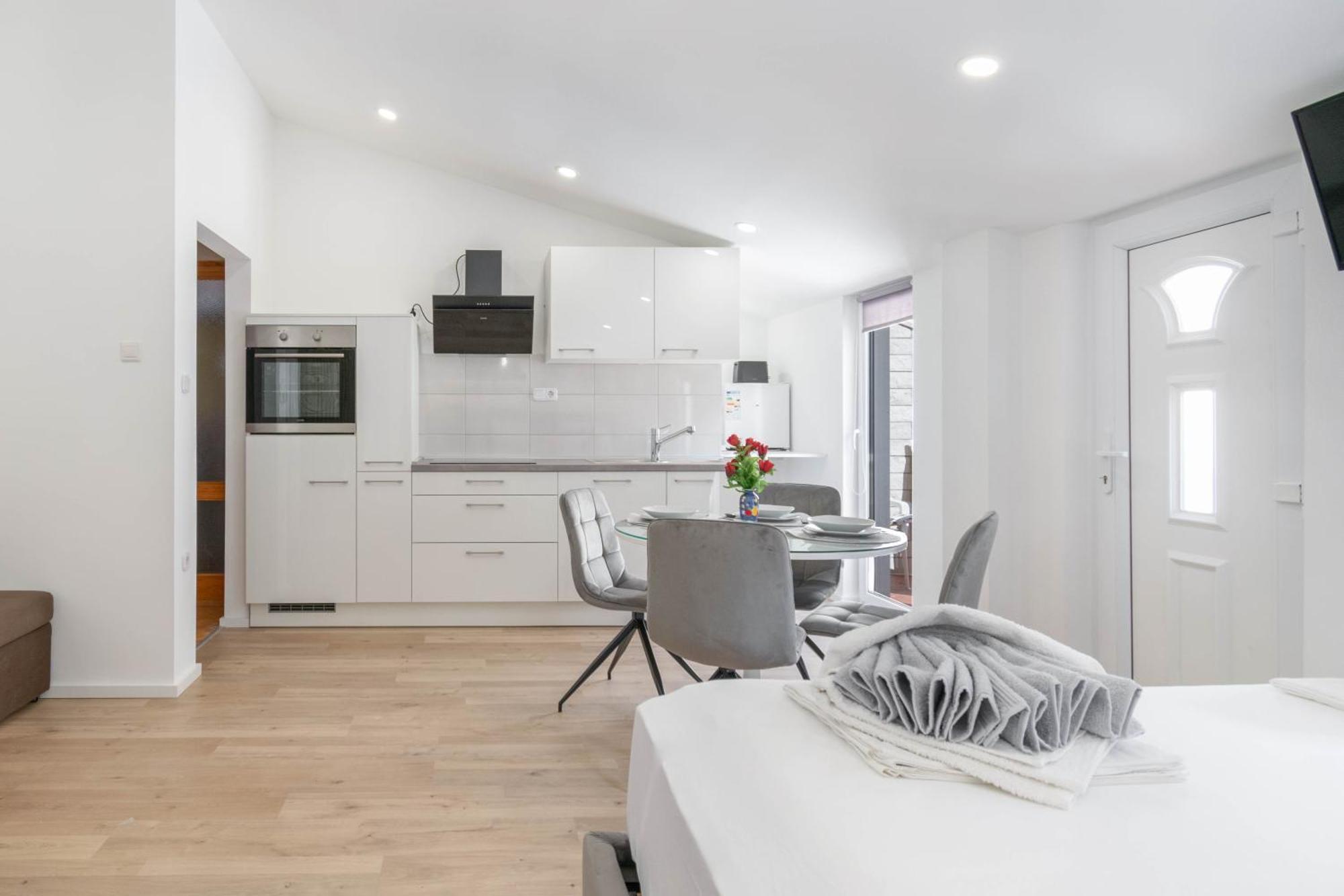 Apartment Kristina Dujmovic Baška Voda Habitación foto