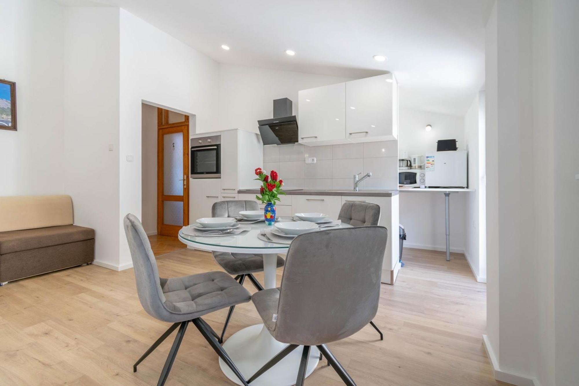 Apartment Kristina Dujmovic Baška Voda Habitación foto
