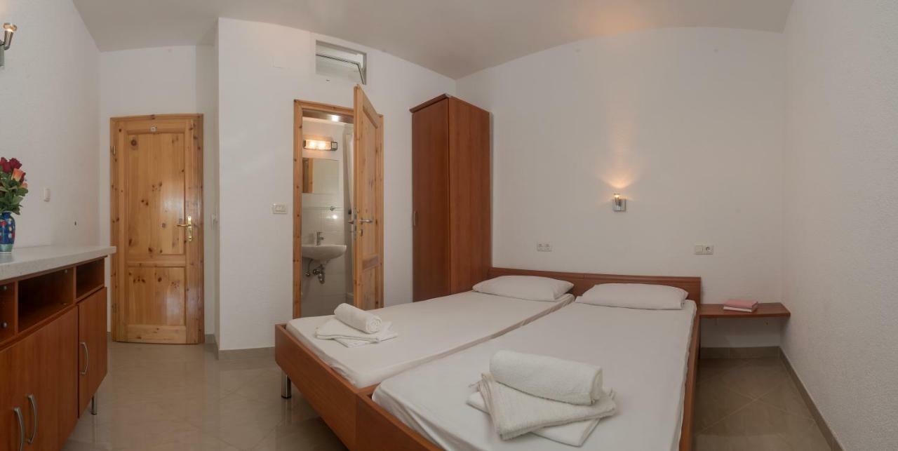 Apartment Kristina Dujmovic Baška Voda Exterior foto